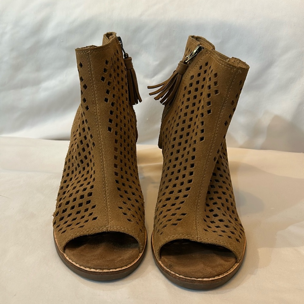 Tom’s bootie